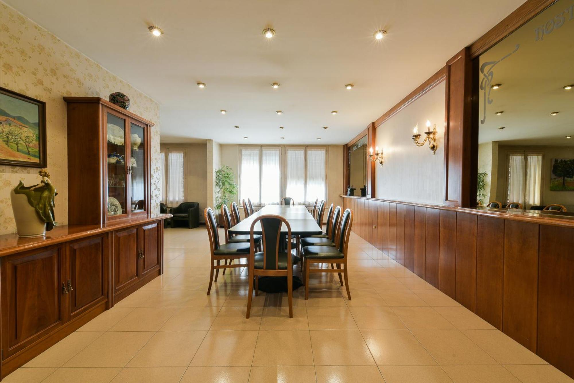 Hotel Robert La Pobla de Claramunt Экстерьер фото