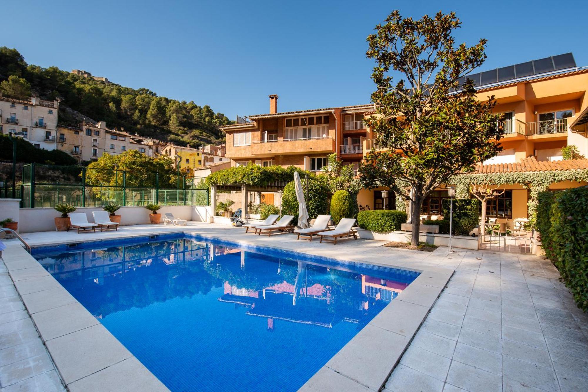 Hotel Robert La Pobla de Claramunt Экстерьер фото