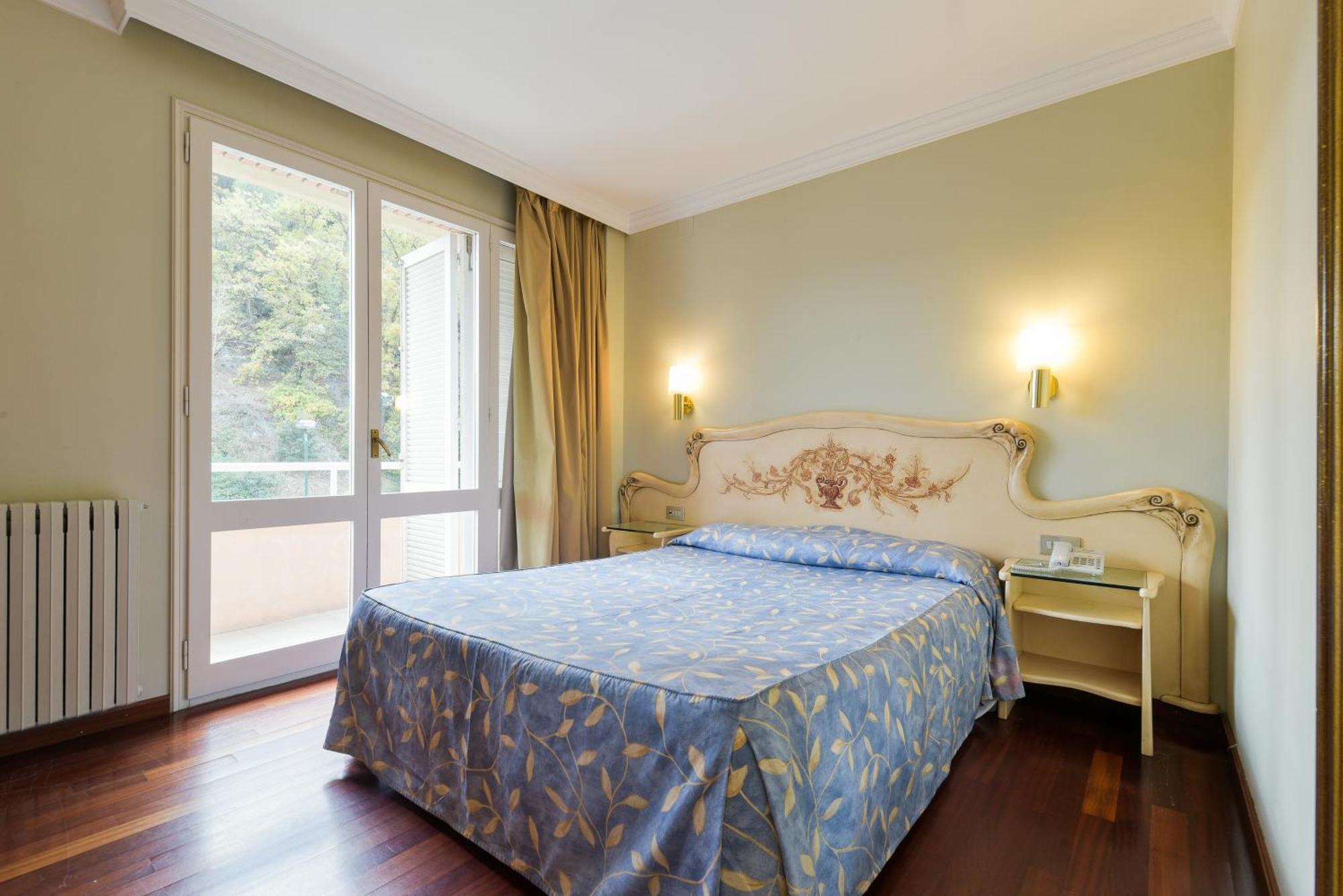 Hotel Robert La Pobla de Claramunt Экстерьер фото