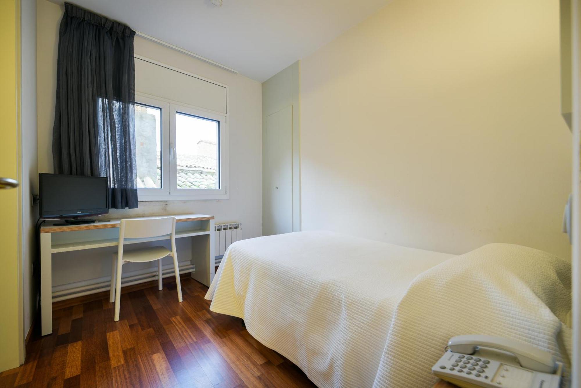 Hotel Robert La Pobla de Claramunt Экстерьер фото